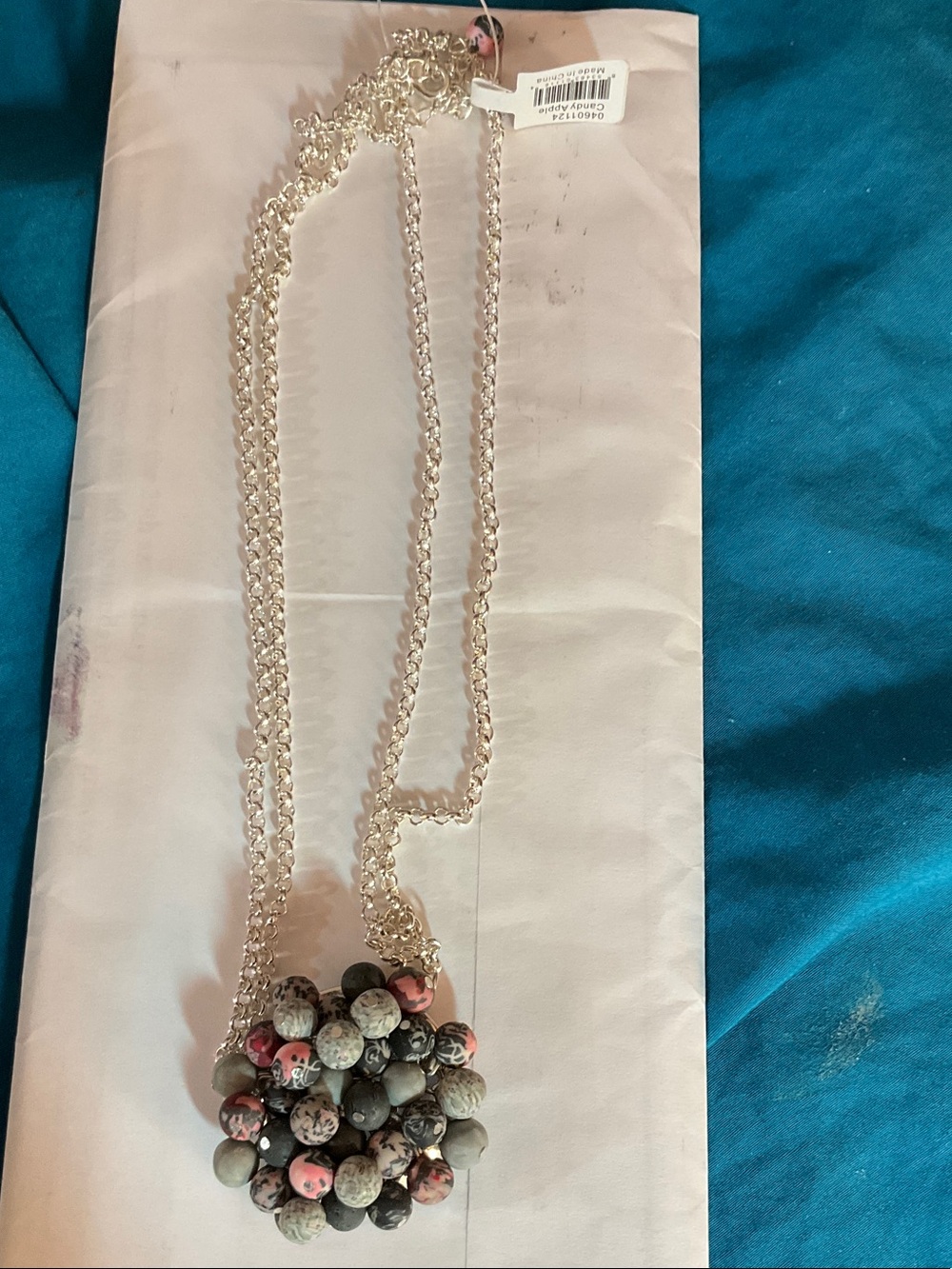 Viva beads Women’s Silver Chain Necklace with Pink and Gray Bead Cluster.